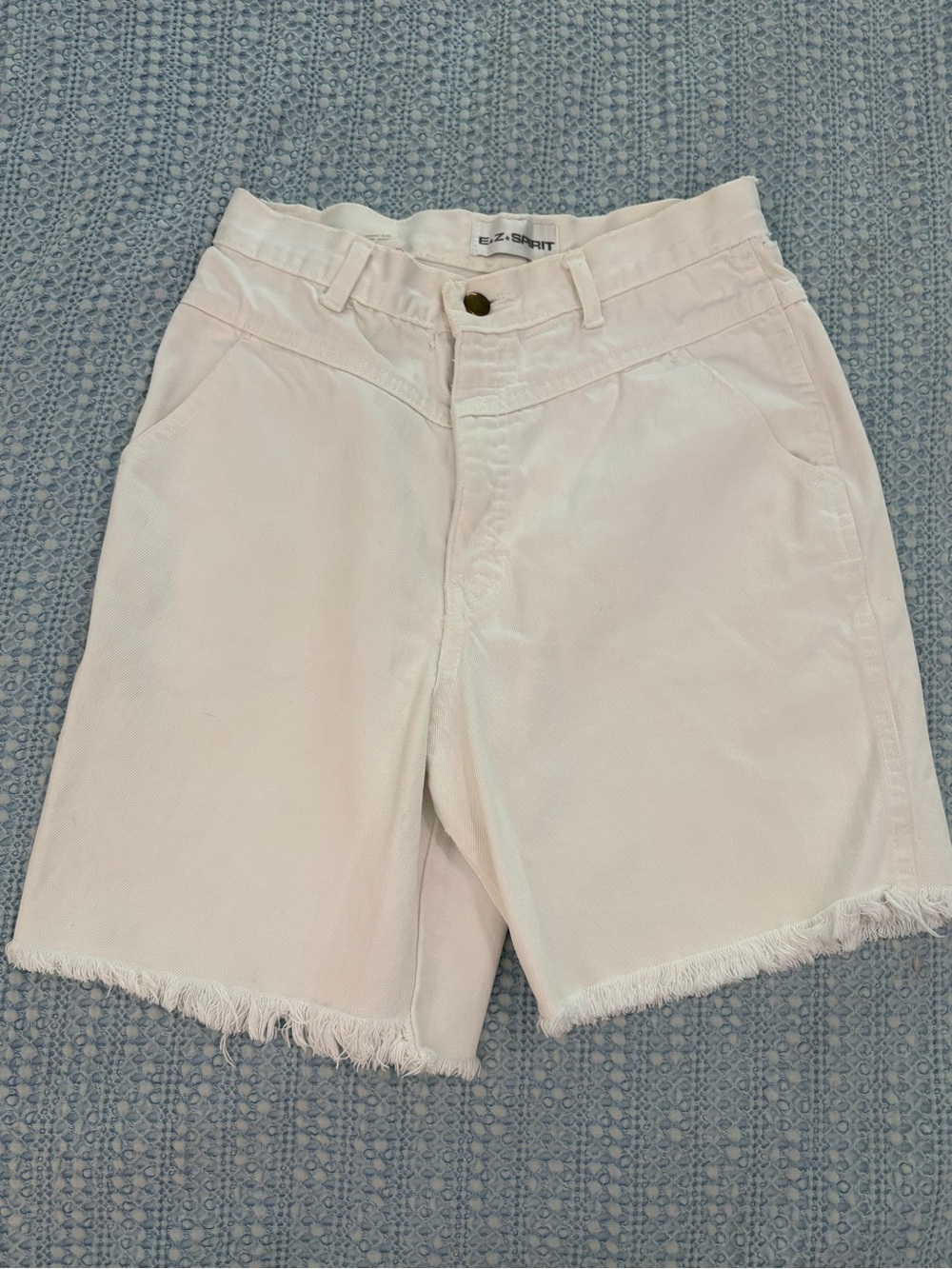 Vintage 90s E.Z. Spirit White Denim Bermuda Shorts - Fringed Raw Hem sz 12